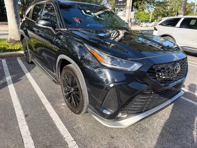 2023 Toyota Highlander XSE photo 2