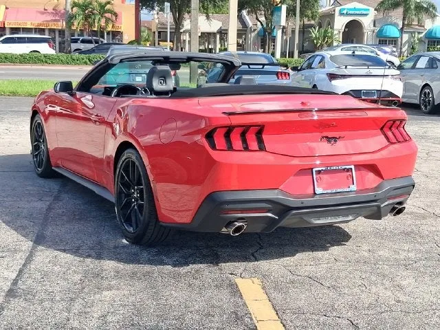 2025 Ford Mustang EcoBoost photo 3