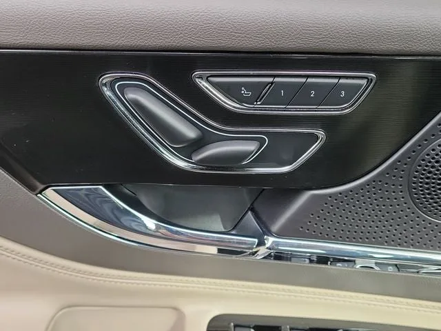 2024 Lincoln Corsair Premiere photo 16