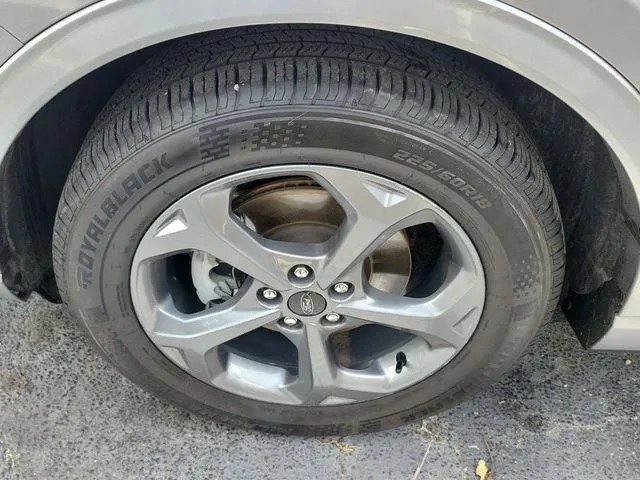 2024 Ford Escape ST-Line photo 7