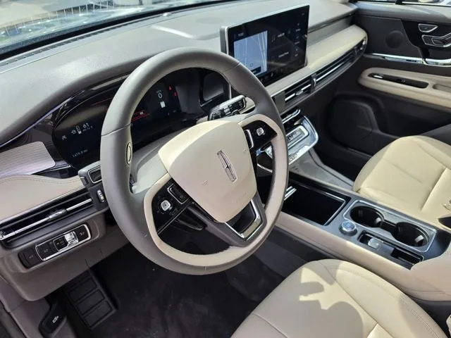 2024 Lincoln Corsair Premiere photo 19