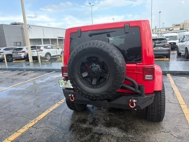 2015 Jeep Wrangler Unlimited Sahara photo 5