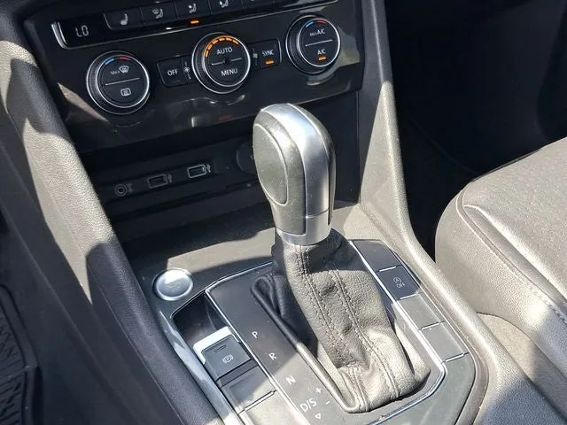 2018 Volkswagen Tiguan 2.0T SE photo 20
