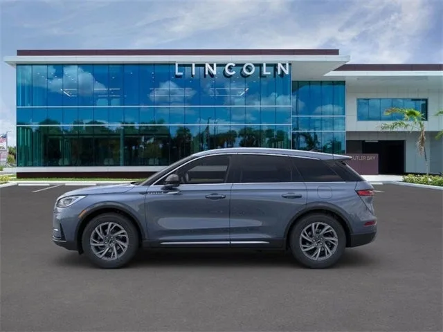 2024 Lincoln Corsair Premiere photo 3