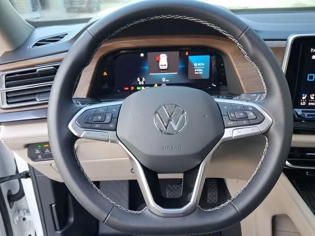 2026 Volkswagen Atlas 2.0T SE w/Technology photo 16