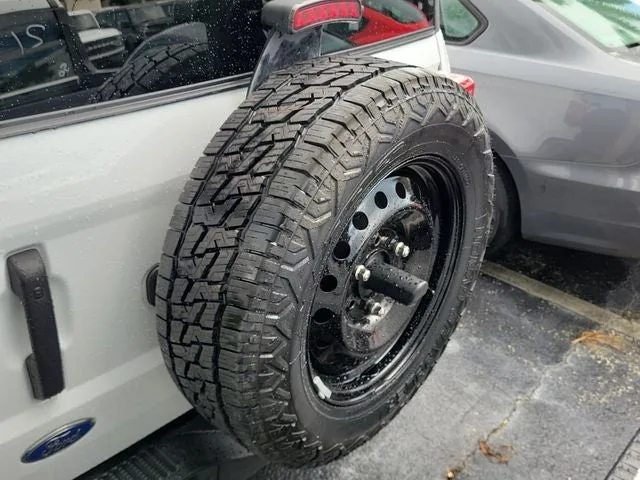 2023 Ford Bronco Black Diamond photo 6