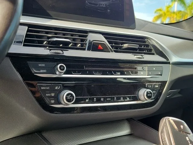 2018 BMW 5 Series 530i xDrive photo 27