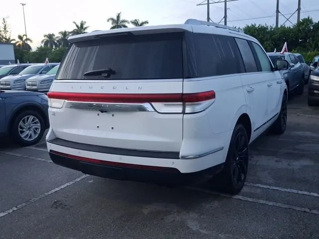 2023 Lincoln Navigator Reserve photo 4