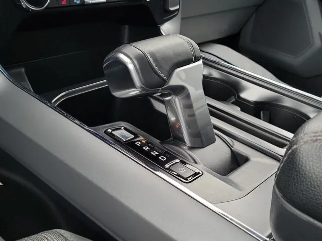 2023 Ford F-150 Lightning XLT photo 31