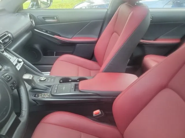 2025 Lexus IS 300 photo 15