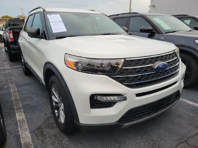 2022 Ford Explorer XLT photo 2