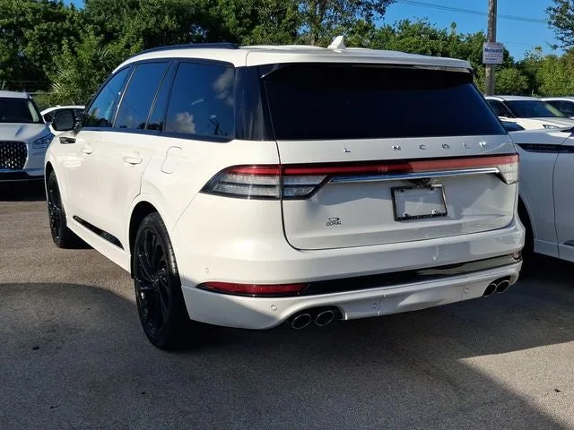 2023 Lincoln Aviator Reserve Premium photo 3