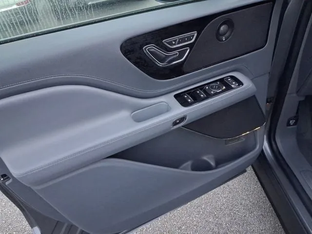 2021 Lincoln Aviator Reserve Premium photo 13