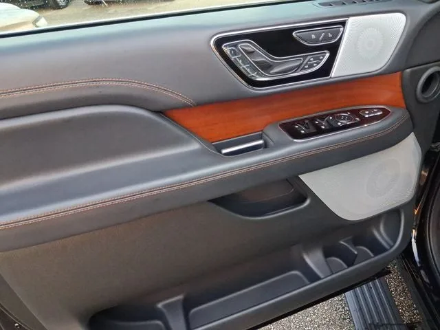 2024 Lincoln Navigator L Black Label photo 14