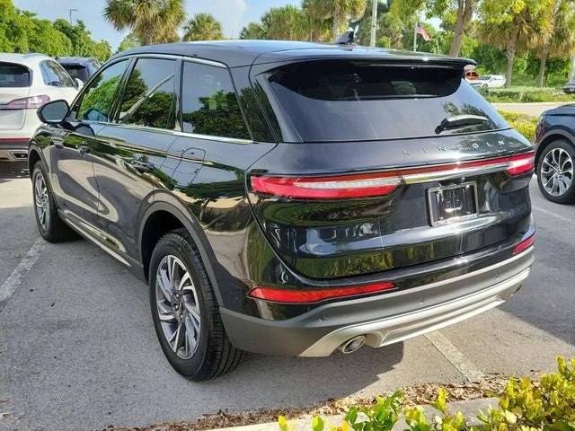 2025 Lincoln Corsair Premiere photo 4