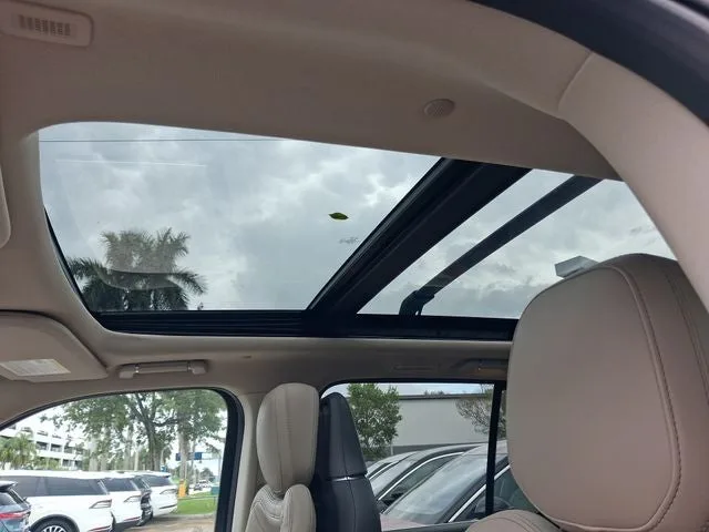 2023 Lincoln Navigator L Reserve photo 13