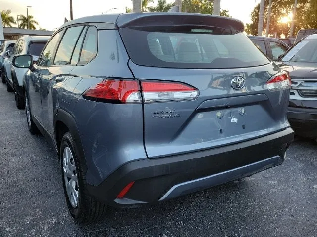 2025 Toyota Corolla Cross L photo 4