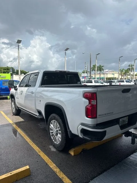 2022 Chevrolet Silverado 3500HD High Country photo 14