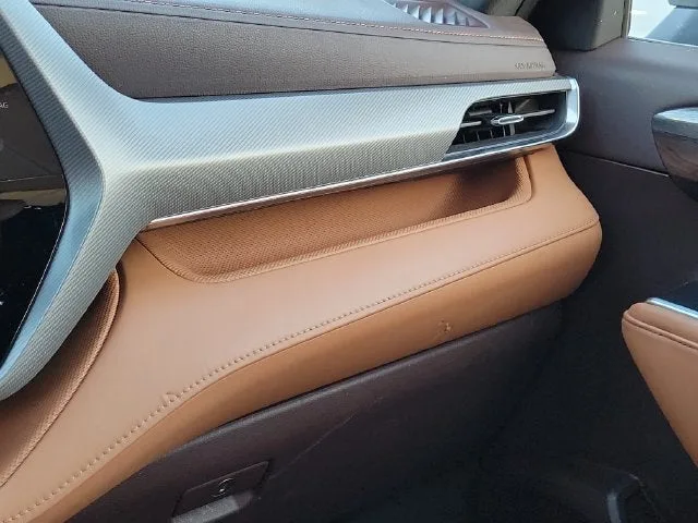 2021 Toyota Highlander Platinum photo 31