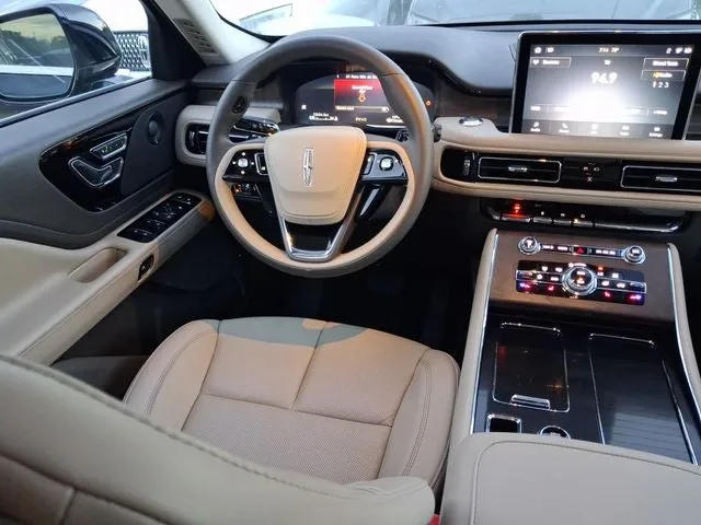 2024 Lincoln Aviator Reserve Premium photo 8
