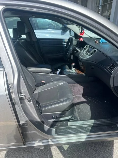 2011 Hyundai Genesis 3.8 photo 7