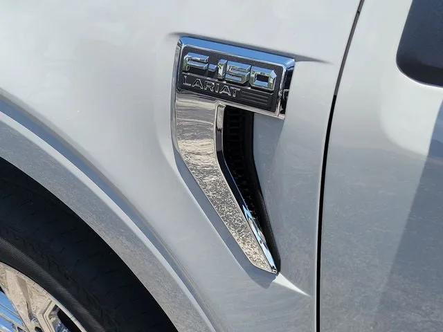 2024 Ford F-150 Lariat photo 9