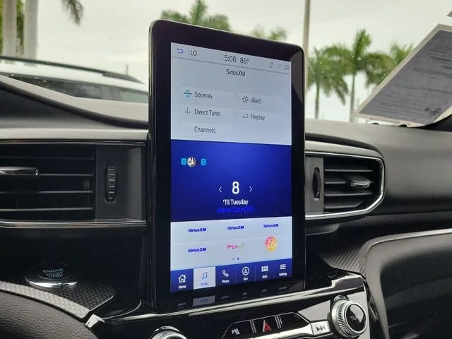 2023 Ford Explorer ST photo 24