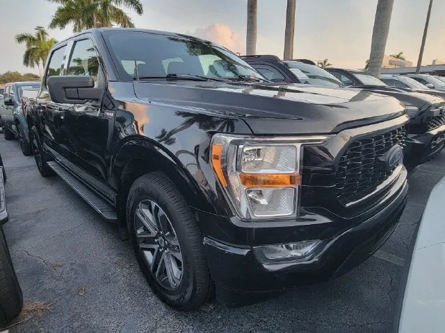 2021 Ford F-150 XL photo 2