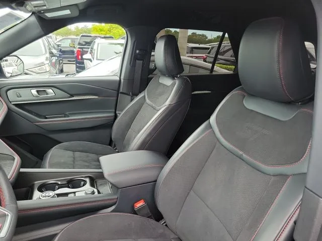 2026 Ford Explorer ST photo 9
