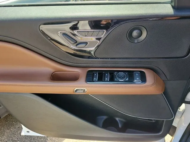 2023 Lincoln Aviator Reserve Premium photo 14