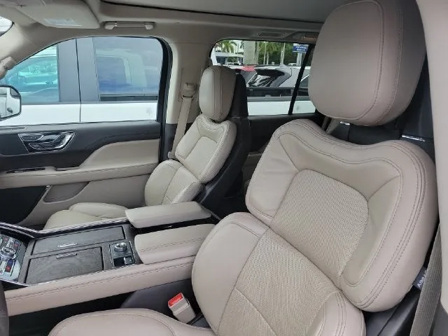 2023 Lincoln Navigator Reserve photo 9