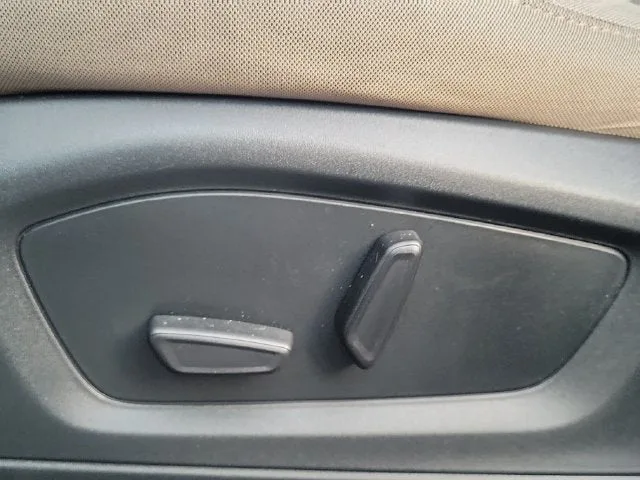 2023 Ford Explorer Base photo 11