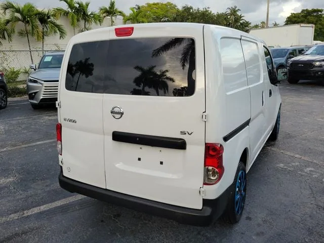 2021 Nissan NV200 S photo 3