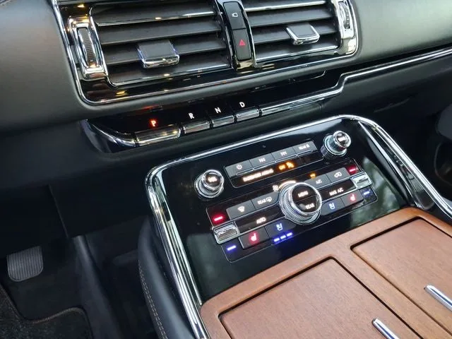 2023 Lincoln Navigator Black Label photo 21