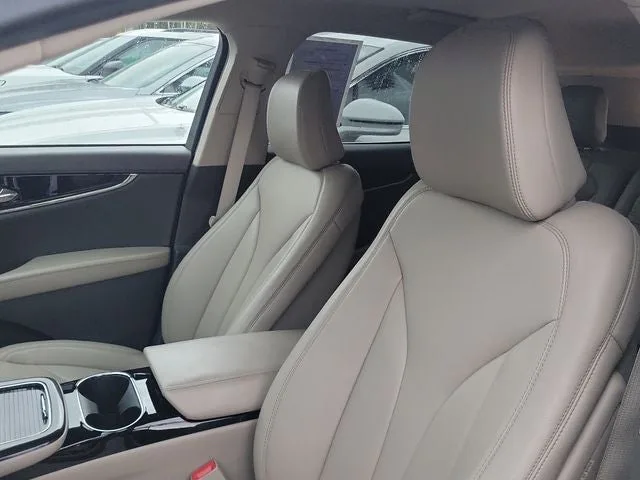 2023 Lincoln Nautilus Standard photo 9