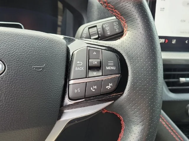 2025 Ford Explorer ST-Line photo 17