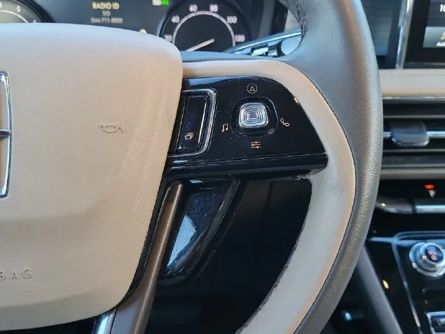 2022 Lincoln Corsair Standard photo 21