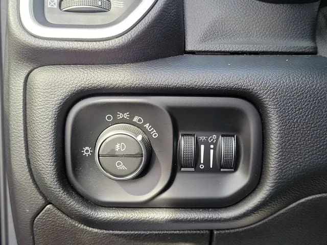 2019 RAM 1500 Big Horn/Lone Star photo 14