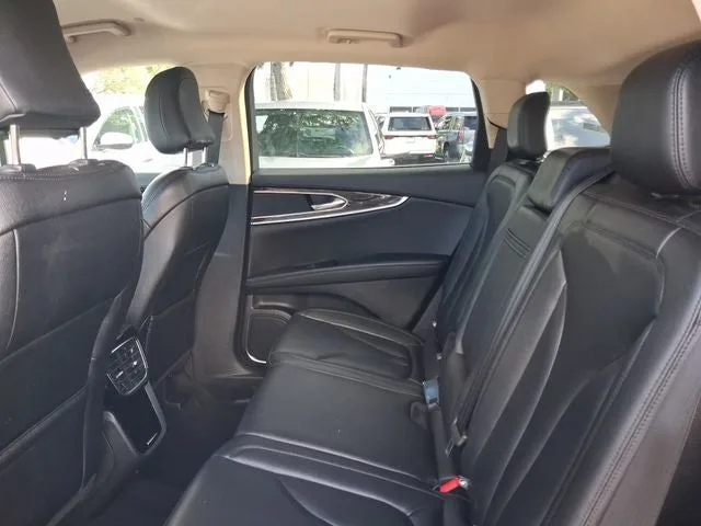 2023 Lincoln Nautilus Standard photo 6