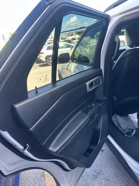 2020 Ford Explorer XLT photo 19