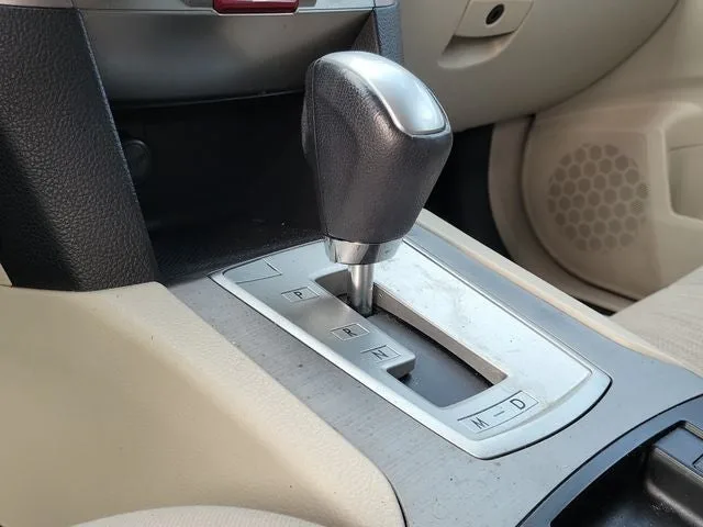2014 Subaru Outback 2.5i Premium photo 25