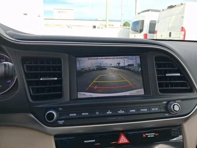 2020 Hyundai Elantra SEL photo 20