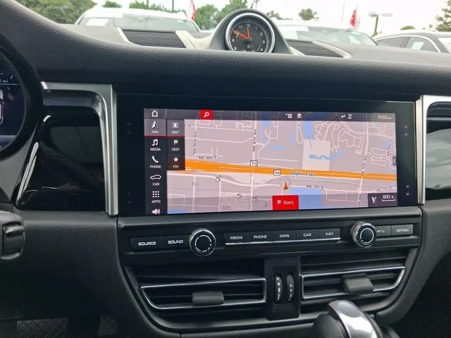 2019 Porsche Macan S photo 19
