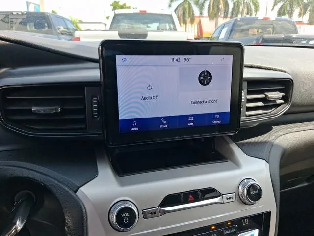 2020 Ford Explorer Base photo 18