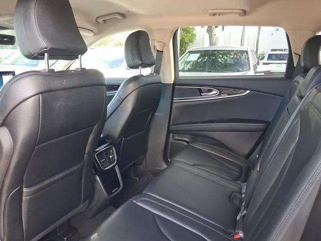 2023 Lincoln Nautilus Standard photo 5