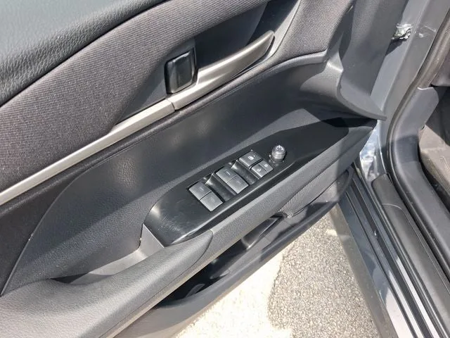 2026 Toyota Camry LE photo 14