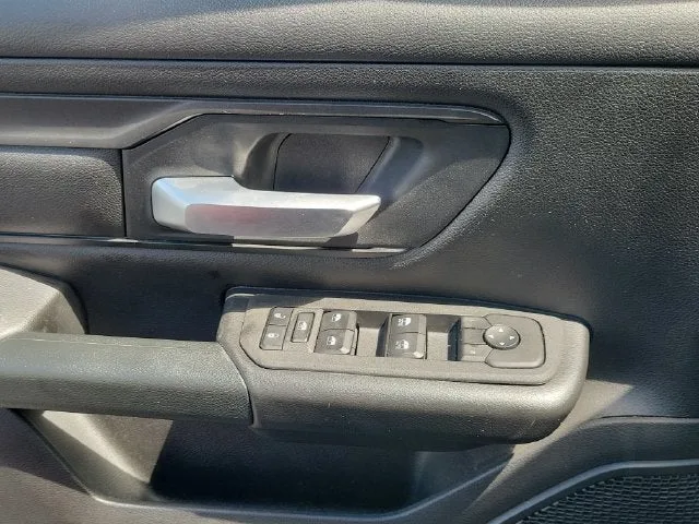2025 RAM 1500 Tradesman photo 17