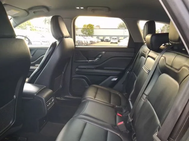 2021 Lincoln Corsair Standard photo 6