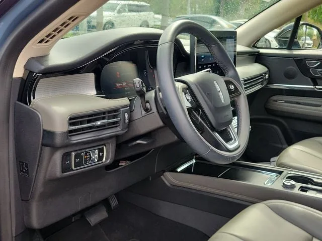 2024 Lincoln Corsair Premiere photo 10