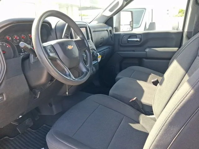 2022 Chevrolet Silverado 2500HD Custom photo 11